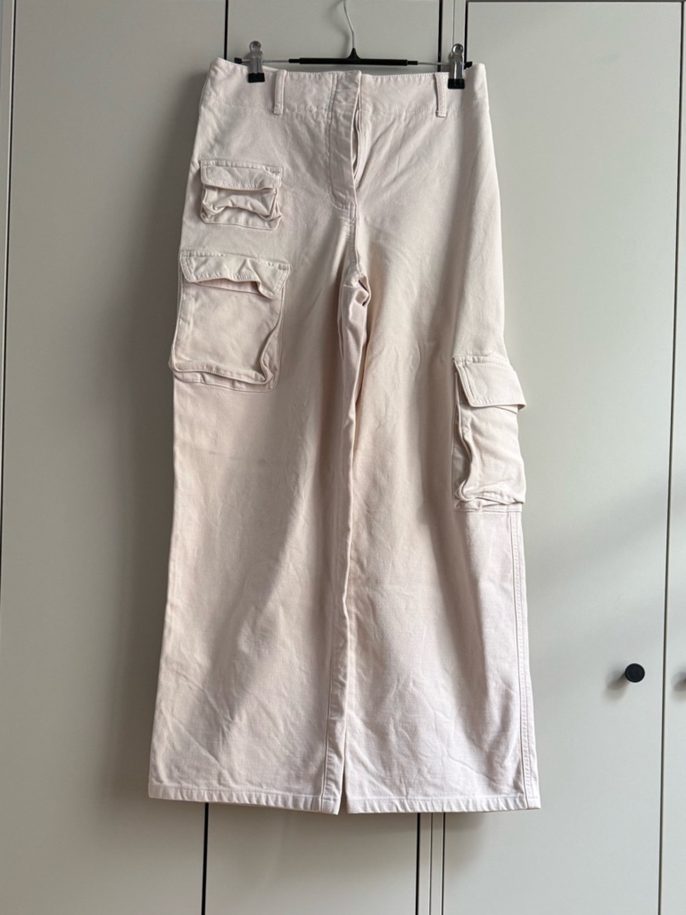 Aritzia Cream Cargo Pants